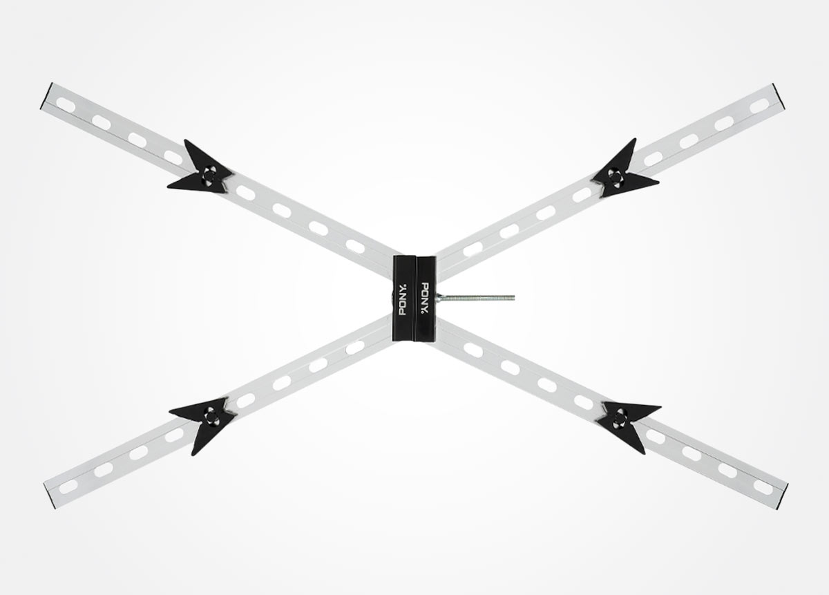 Self-squaring frame clamp